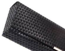 Schwarzes Brillenetui HAMBURG in glänzendem Schwarz aus Echt-Wildleder mit Muster und Druckknopf