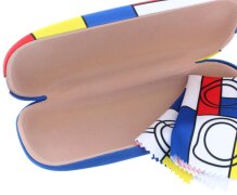 Schönes Brillenetui "De Stijl" mit Microfaserbezug und robustem Metallscharnier
