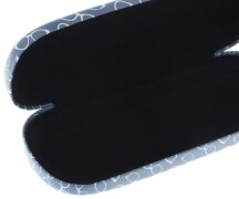 Schönes Hartschalen - Brillenetui ELBA ART mit weißen Brillen auf grauen Grund