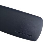 Dunkelblaues Hartschalenetui mit Schnappverschluss aus...