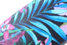 Sommerliches Hartschalenetui "Tropical" in Schwarz mit tropischem Muster